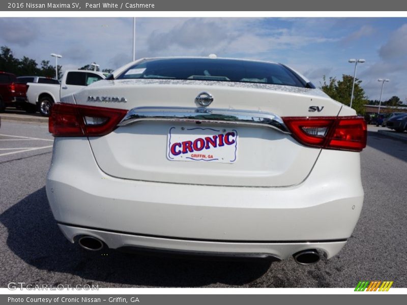 Pearl White / Cashmere 2016 Nissan Maxima SV