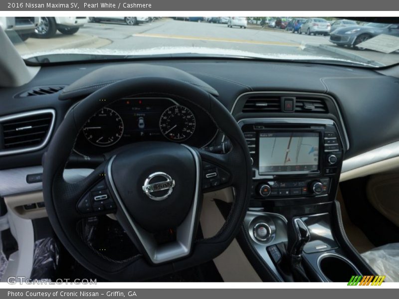 Pearl White / Cashmere 2016 Nissan Maxima SV
