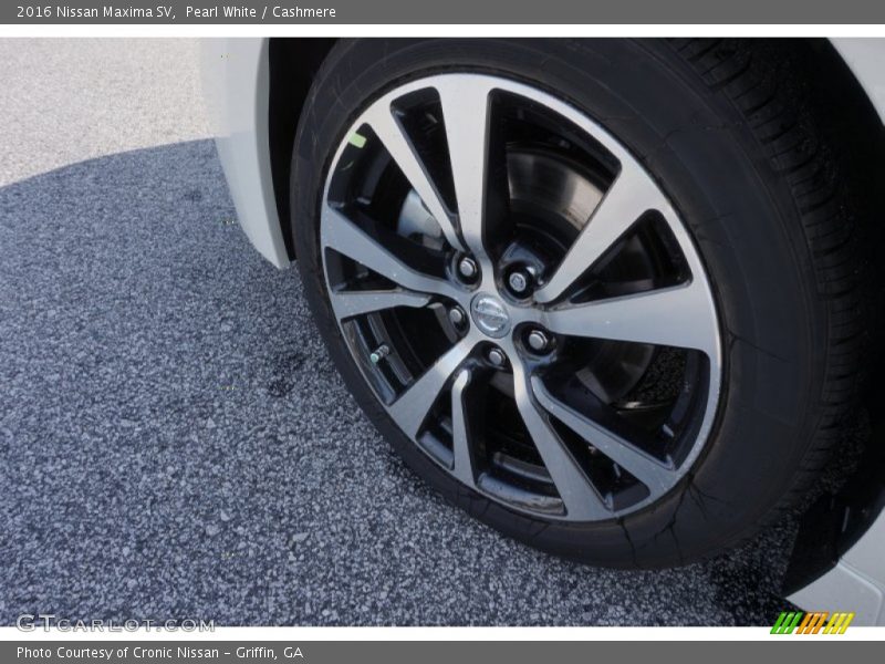 Pearl White / Cashmere 2016 Nissan Maxima SV