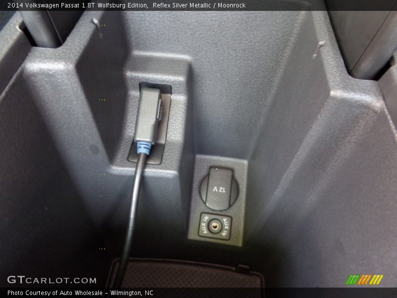 Reflex Silver Metallic / Moonrock 2014 Volkswagen Passat 1.8T Wolfsburg Edition