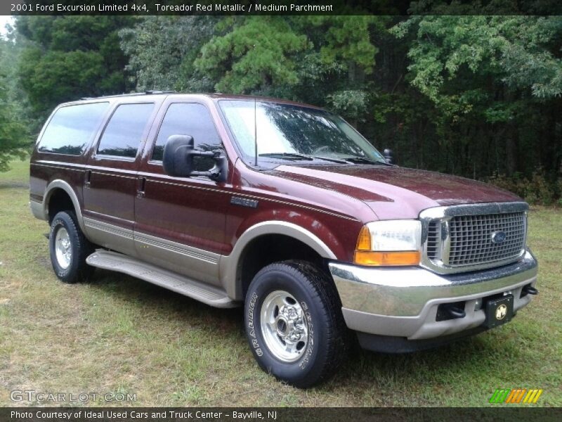 Front 3/4 View of 2001 Excursion Limited 4x4