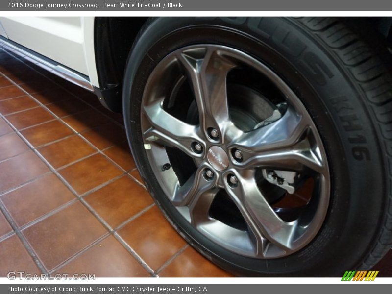 Pearl White Tri-Coat / Black 2016 Dodge Journey Crossroad