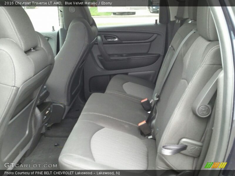 Blue Velvet Metallic / Ebony 2016 Chevrolet Traverse LT AWD