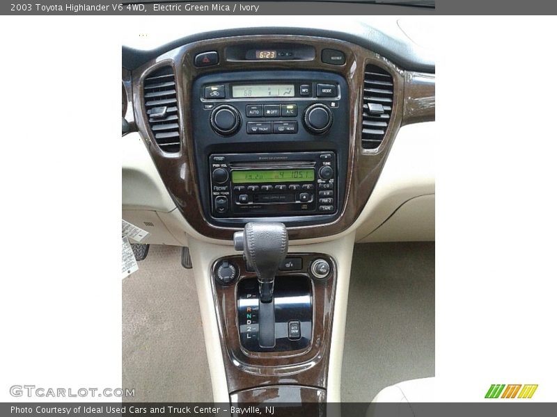 Electric Green Mica / Ivory 2003 Toyota Highlander V6 4WD