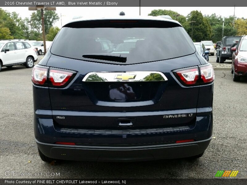 Blue Velvet Metallic / Ebony 2016 Chevrolet Traverse LT AWD