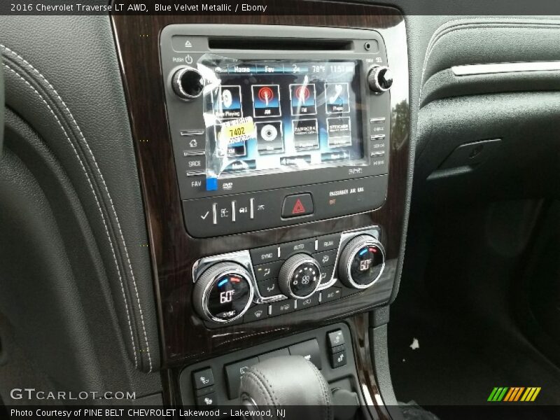 Blue Velvet Metallic / Ebony 2016 Chevrolet Traverse LT AWD