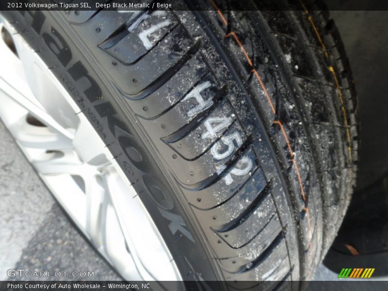 Deep Black Metallic / Beige 2012 Volkswagen Tiguan SEL