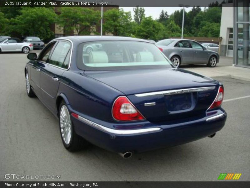 Pacific Blue Metallic / Ivory 2005 Jaguar XJ Vanden Plas