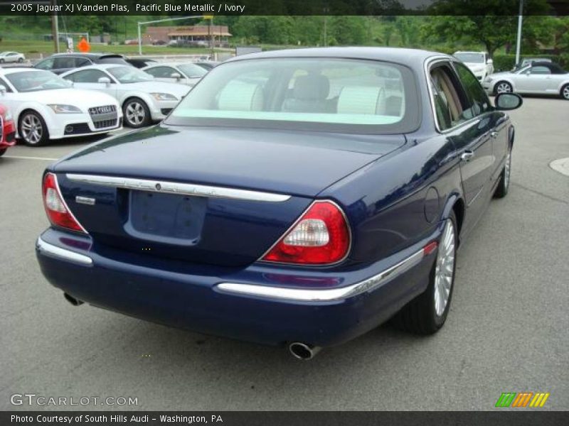 Pacific Blue Metallic / Ivory 2005 Jaguar XJ Vanden Plas