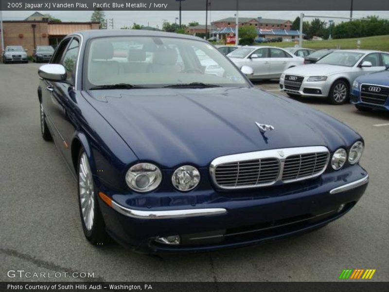 Pacific Blue Metallic / Ivory 2005 Jaguar XJ Vanden Plas