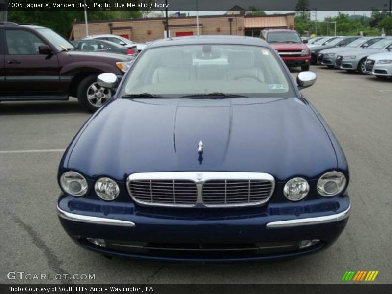 Pacific Blue Metallic / Ivory 2005 Jaguar XJ Vanden Plas