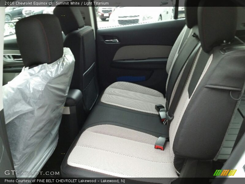 Summit White / Light Titanium 2016 Chevrolet Equinox LS