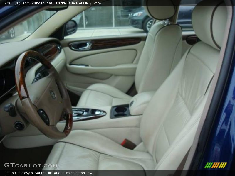 Pacific Blue Metallic / Ivory 2005 Jaguar XJ Vanden Plas