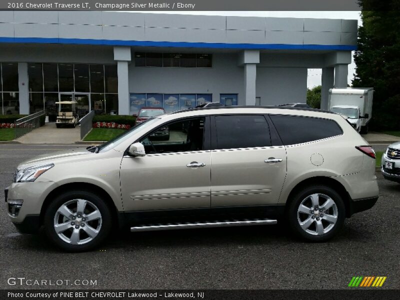 Champagne Silver Metallic / Ebony 2016 Chevrolet Traverse LT