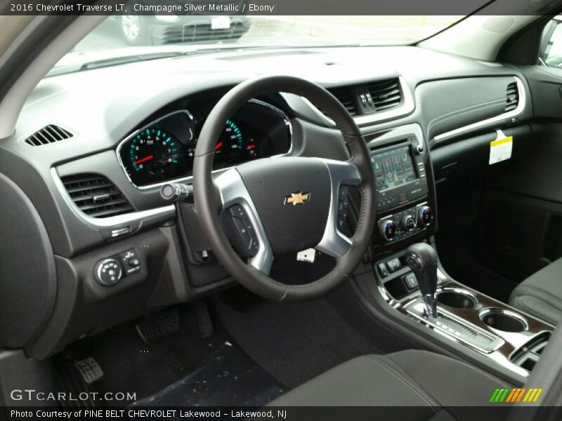 Champagne Silver Metallic / Ebony 2016 Chevrolet Traverse LT