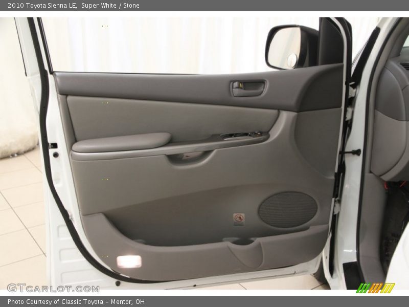 Super White / Stone 2010 Toyota Sienna LE