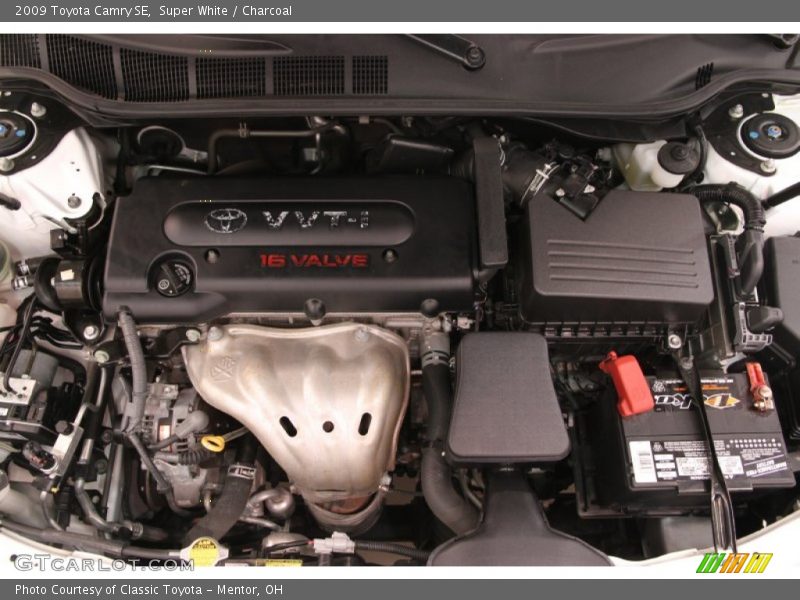 Super White / Charcoal 2009 Toyota Camry SE