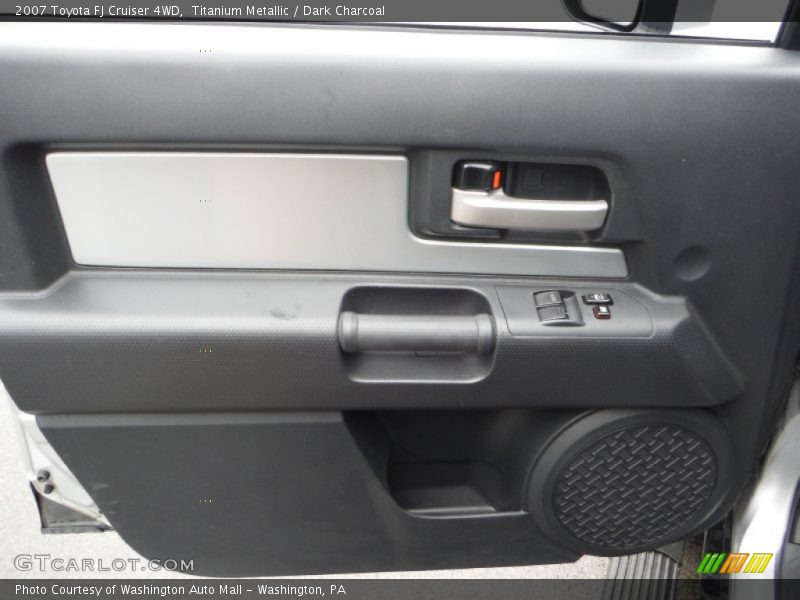 Titanium Metallic / Dark Charcoal 2007 Toyota FJ Cruiser 4WD