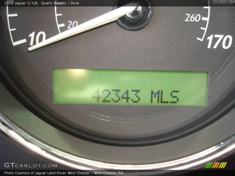 Quartz Metallic / Dove 2006 Jaguar XJ XJ8