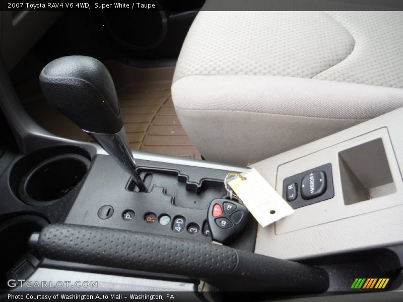 Super White / Taupe 2007 Toyota RAV4 V6 4WD