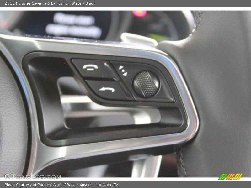 Controls of 2016 Cayenne S E-Hybrid