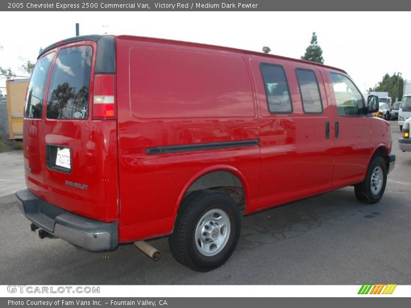 Victory Red / Medium Dark Pewter 2005 Chevrolet Express 2500 Commercial Van