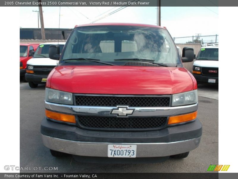 Victory Red / Medium Dark Pewter 2005 Chevrolet Express 2500 Commercial Van