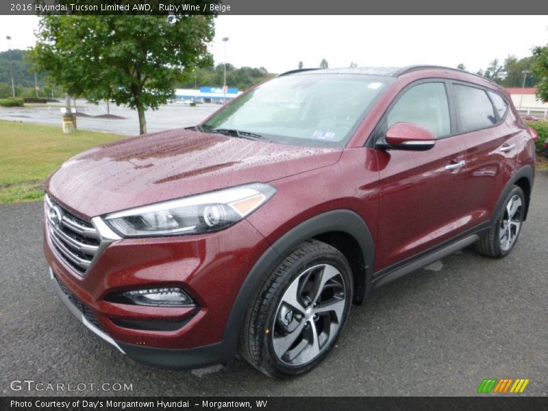 Front 3/4 View of 2016 Tucson Limited AWD