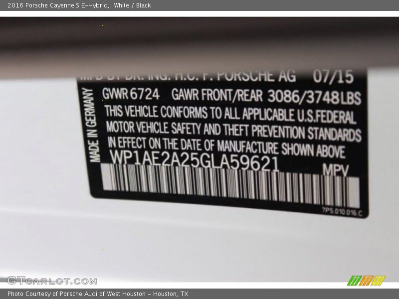 White / Black 2016 Porsche Cayenne S E-Hybrid