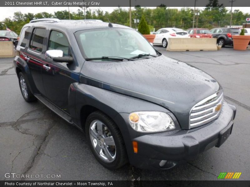 Front 3/4 View of 2011 HHR LT
