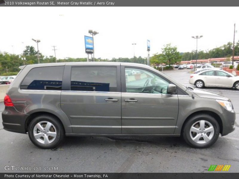 Meteor Gray Metallic / Aero Gray 2010 Volkswagen Routan SE