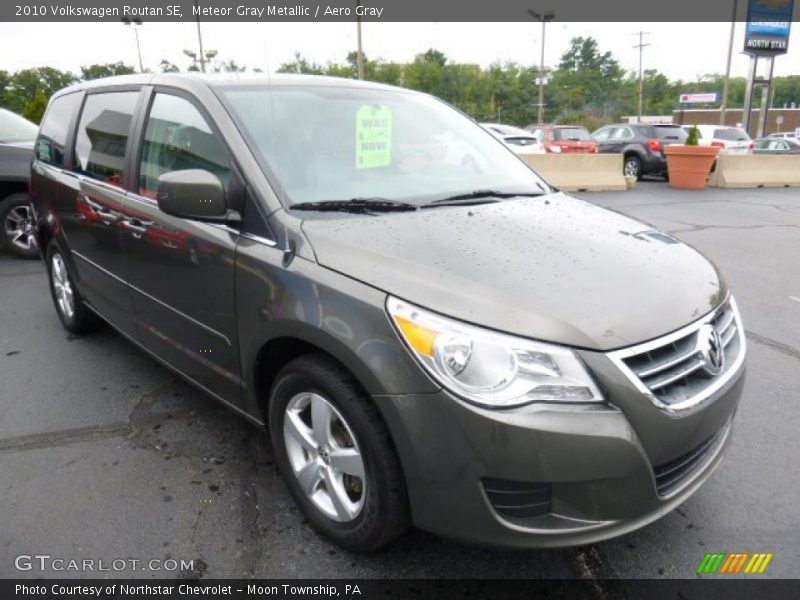 Meteor Gray Metallic / Aero Gray 2010 Volkswagen Routan SE