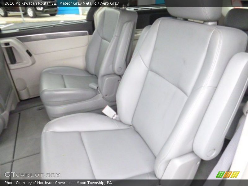 Meteor Gray Metallic / Aero Gray 2010 Volkswagen Routan SE