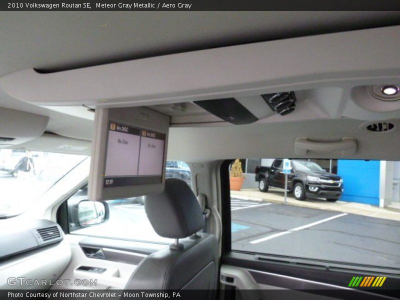 Meteor Gray Metallic / Aero Gray 2010 Volkswagen Routan SE