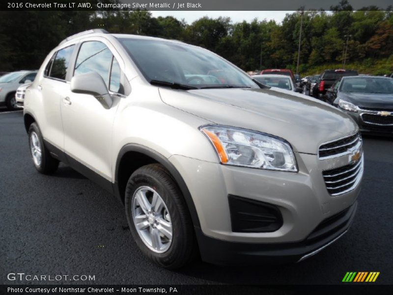 Front 3/4 View of 2016 Trax LT AWD