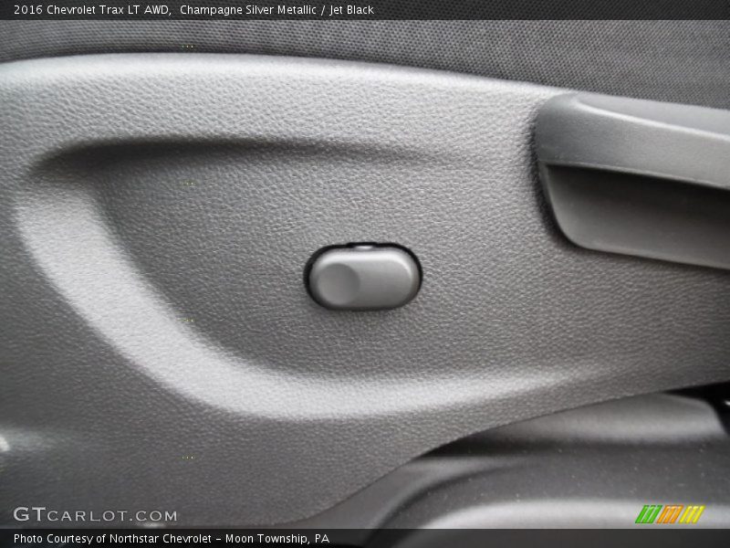 Champagne Silver Metallic / Jet Black 2016 Chevrolet Trax LT AWD