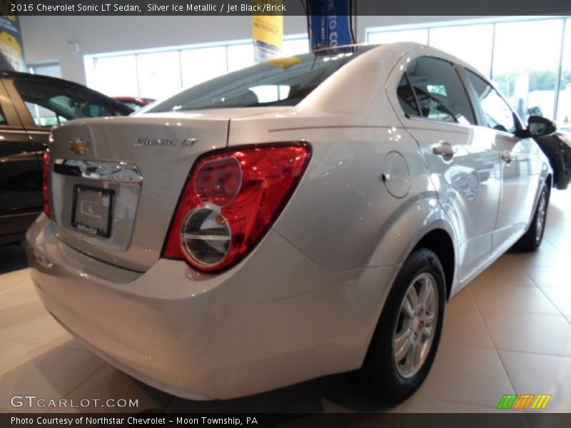 Silver Ice Metallic / Jet Black/Brick 2016 Chevrolet Sonic LT Sedan