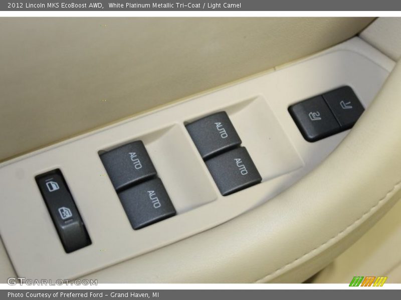 White Platinum Metallic Tri-Coat / Light Camel 2012 Lincoln MKS EcoBoost AWD
