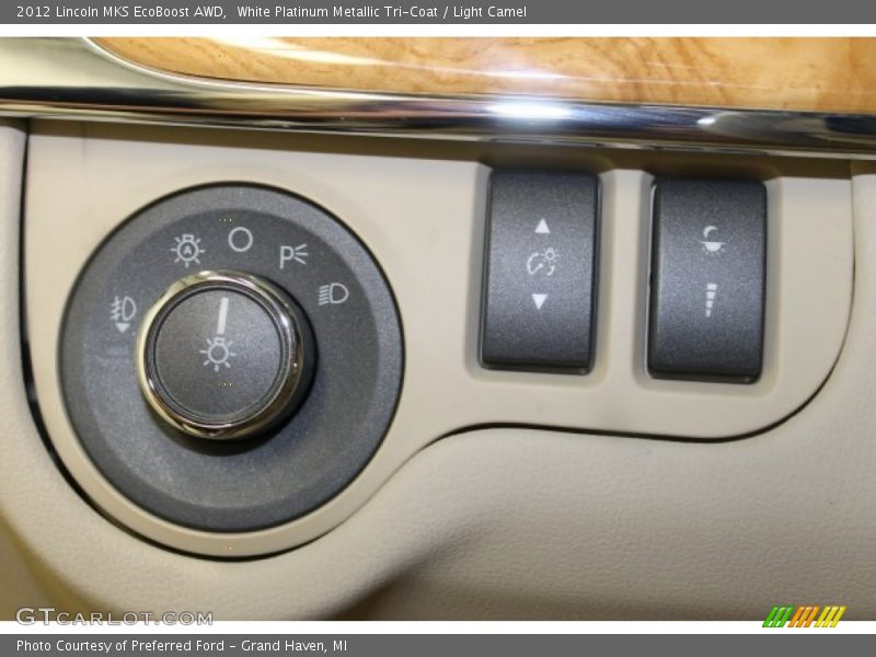 White Platinum Metallic Tri-Coat / Light Camel 2012 Lincoln MKS EcoBoost AWD