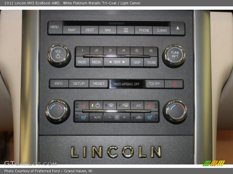 White Platinum Metallic Tri-Coat / Light Camel 2012 Lincoln MKS EcoBoost AWD