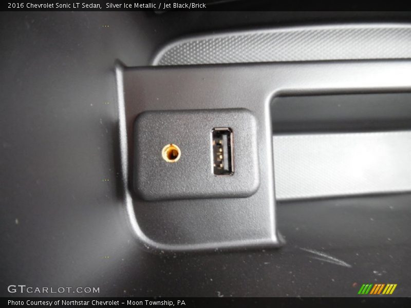 Silver Ice Metallic / Jet Black/Brick 2016 Chevrolet Sonic LT Sedan