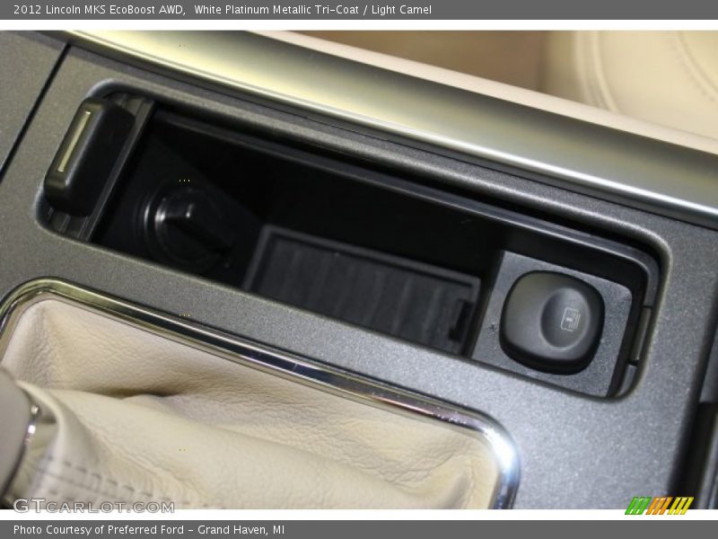 White Platinum Metallic Tri-Coat / Light Camel 2012 Lincoln MKS EcoBoost AWD