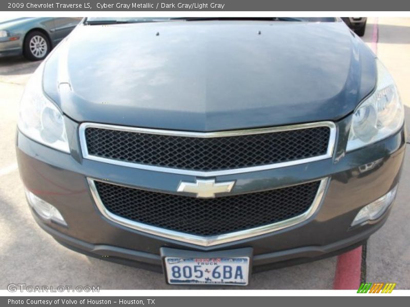 Cyber Gray Metallic / Dark Gray/Light Gray 2009 Chevrolet Traverse LS