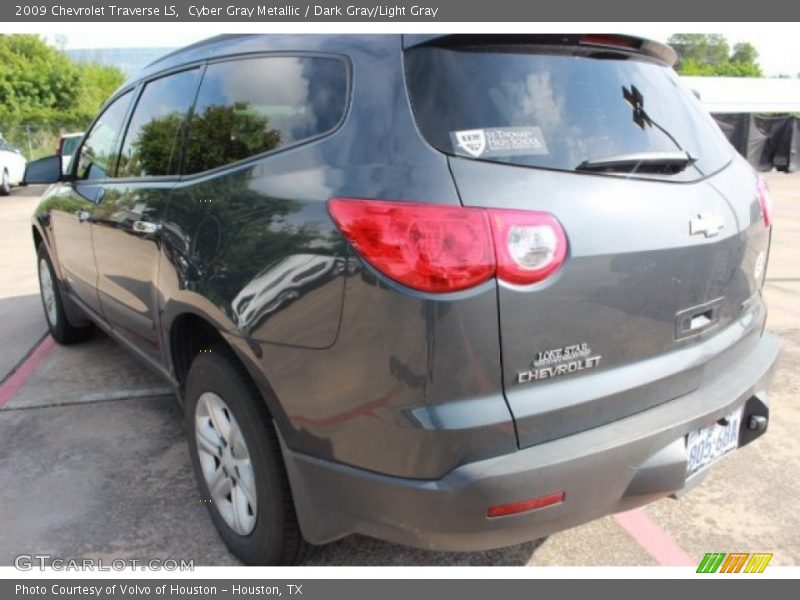 Cyber Gray Metallic / Dark Gray/Light Gray 2009 Chevrolet Traverse LS