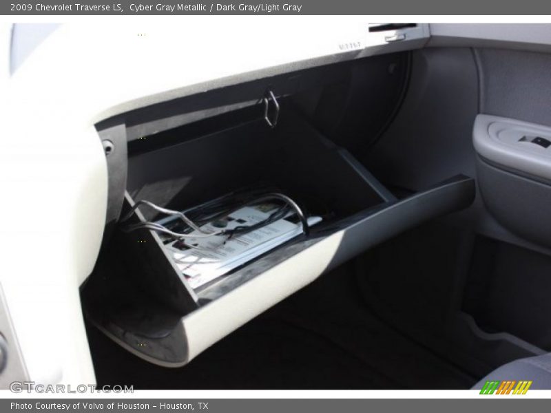Cyber Gray Metallic / Dark Gray/Light Gray 2009 Chevrolet Traverse LS