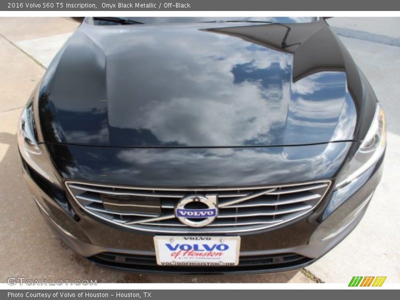 Onyx Black Metallic / Off-Black 2016 Volvo S60 T5 Inscription