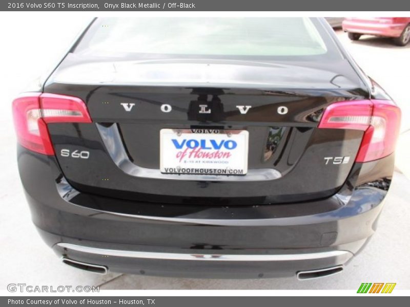 Onyx Black Metallic / Off-Black 2016 Volvo S60 T5 Inscription