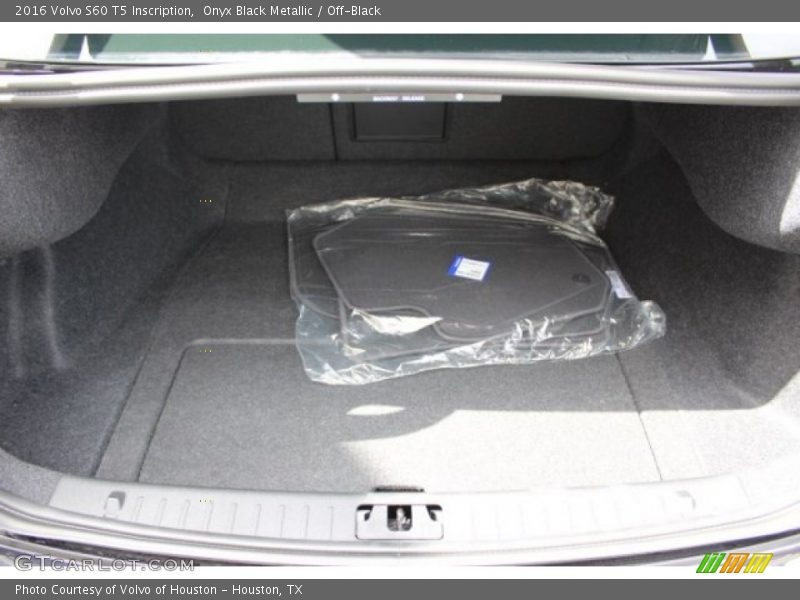 Onyx Black Metallic / Off-Black 2016 Volvo S60 T5 Inscription