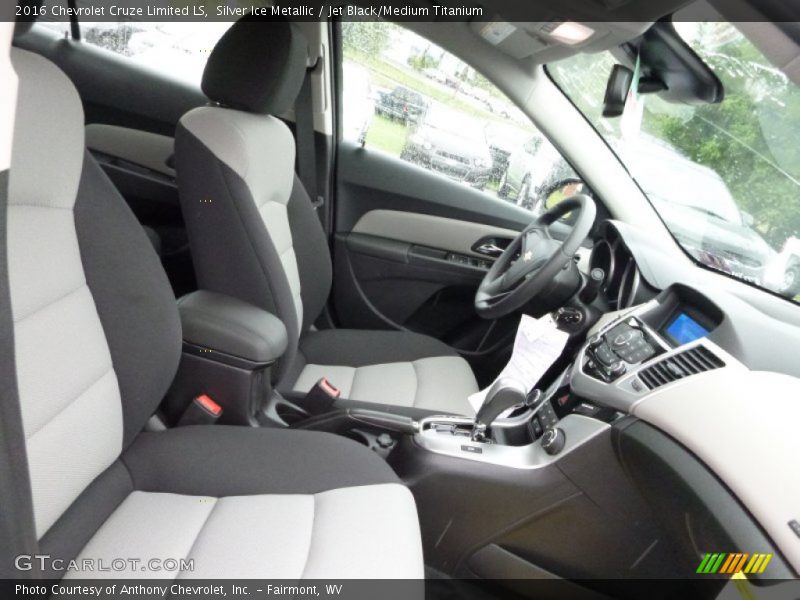 Silver Ice Metallic / Jet Black/Medium Titanium 2016 Chevrolet Cruze Limited LS