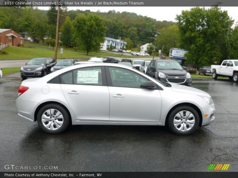 Silver Ice Metallic / Jet Black/Medium Titanium 2016 Chevrolet Cruze Limited LS